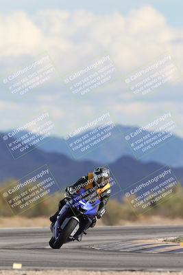 media/Nov-16-2025-Race Pace (Sun) [[8c5fa54630]]/Non Verified Riders (1st 20 Minutes)/5-Turn 15 (110pm)/